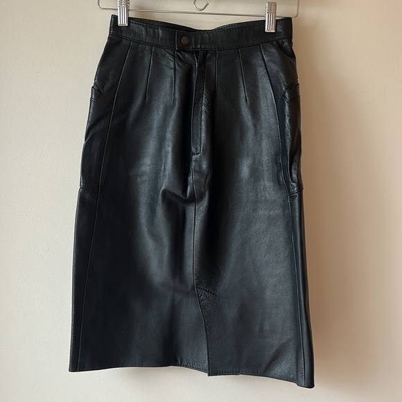 Vintage black leather midi pencil skirt - Picture 6 of 12